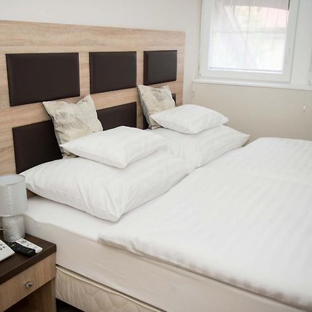 Hozam Wellness Es Apartman Szolnok Exterior photo