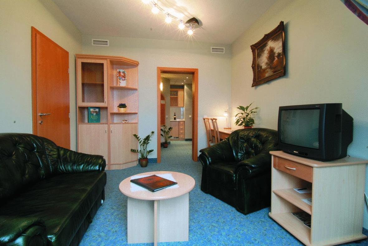 Hozam Wellness Es Apartman Szolnok Room photo